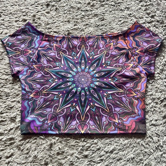 “All Seeing Eye” Crop Top 👁 - Picture 2 of 2